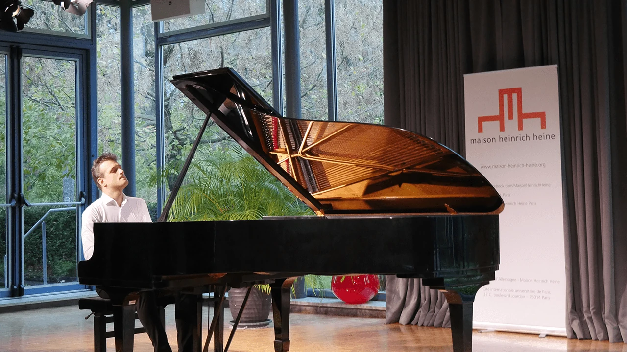 Christian Wachter en concert à la Maison Heinrich Heine, au piano à queue